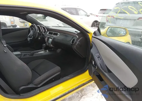 2013 Chevrolet Camaro 2Ls from USA, damaged, VIN 2G1FA1E38D9239218